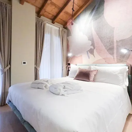 Lejlighed Palazzo Scappi Gardi Luxury