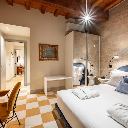 Palazzo Scappi Gardi Luxury Apartamento