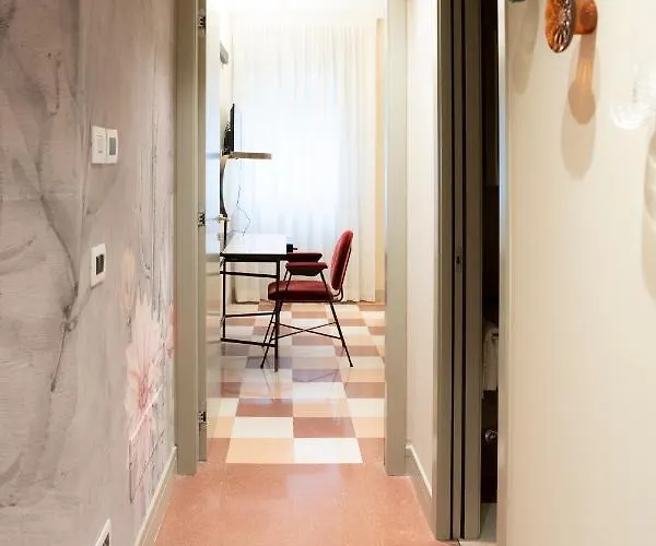 شقة Palazzo Scappi Gardi Luxury *