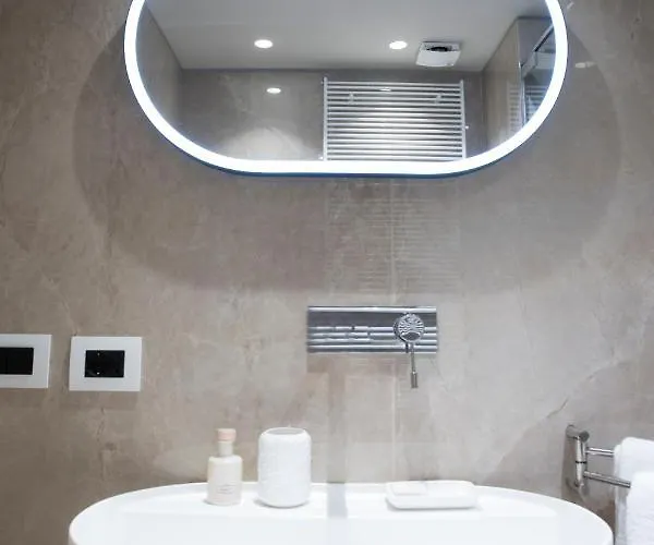 Palazzo Scappi Gardi Luxury شقة *