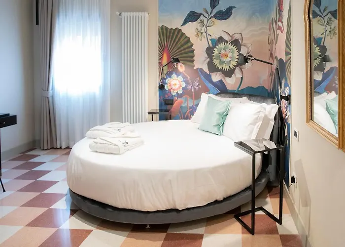 Lejlighed Palazzo Scappi Gardi Luxury *